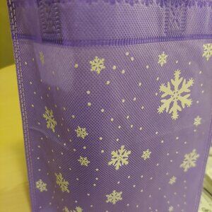 Mini Holiday Gift Bags [Gifts included]